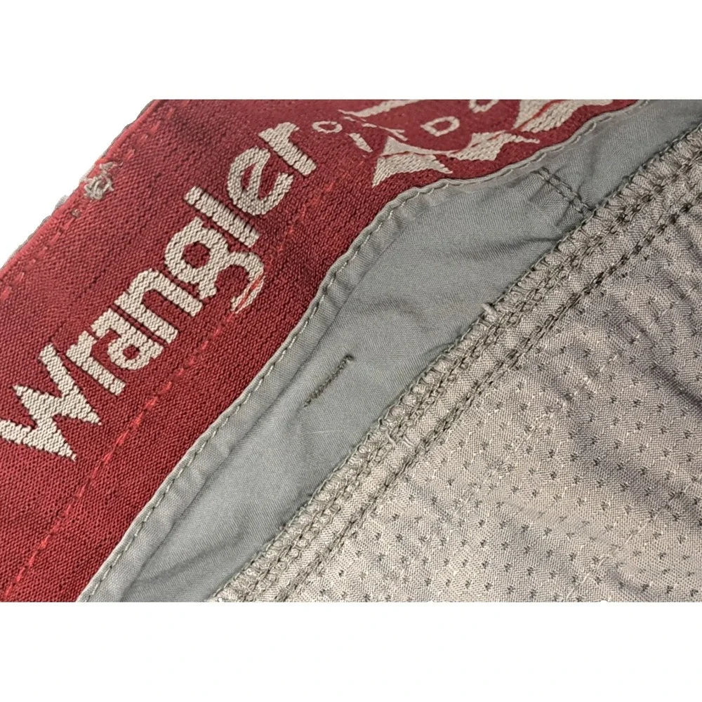 Wrangler Outdoors‎ Cargo Shorts Men's 40 Gray Inseam 8